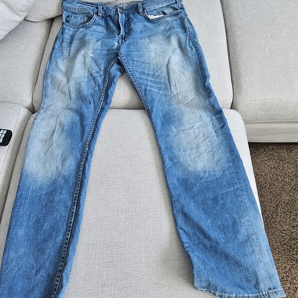 Buffalo Jean - Picture 1 of 3